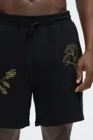 Berries And Blooms Embroidered Shorts(Black,S)