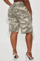 Look Don't Talk Embellished Bermuda Short(Olive/combo,XS)
